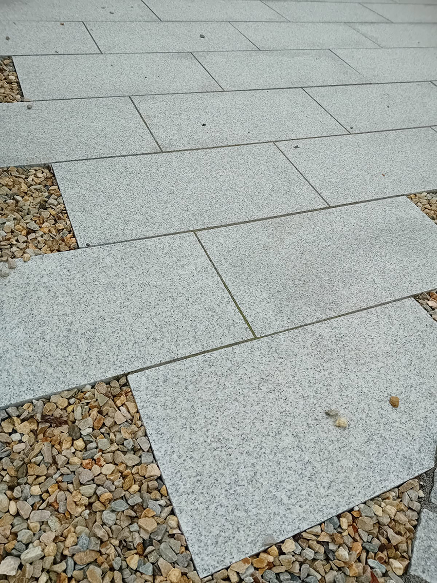 Flamed Granite Paving